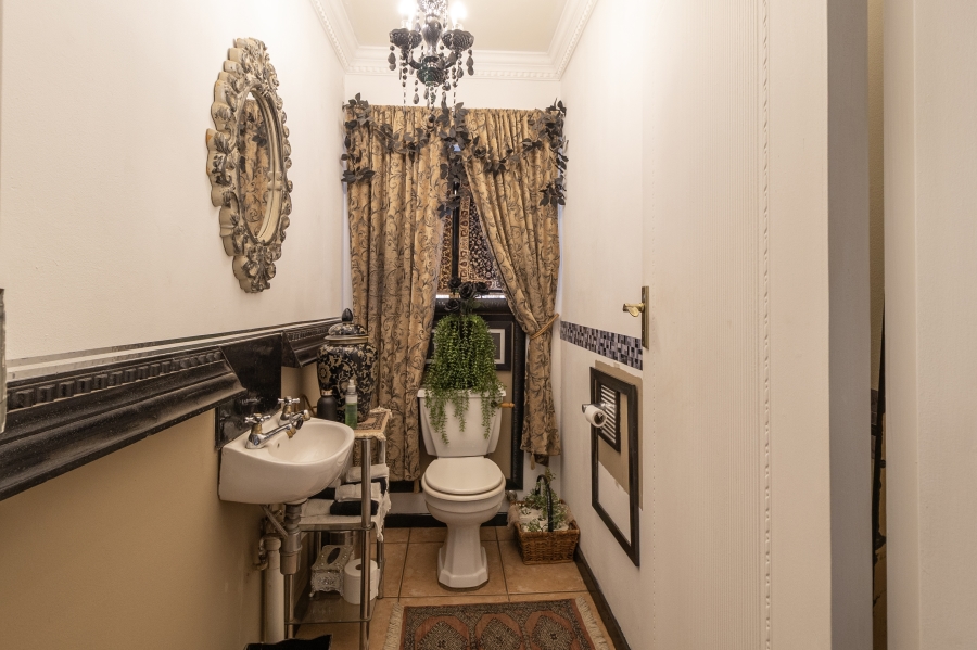 6 Bedroom Property for Sale in Melodie North West